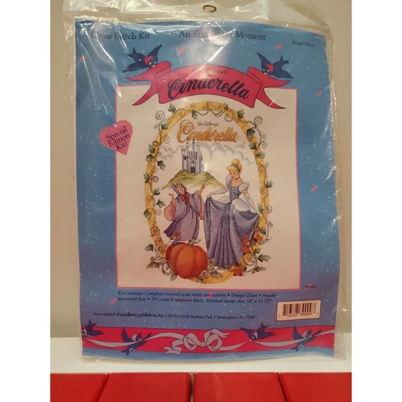 Walt Disney Walt Disney\'s Cinderella AN ENCHANTED MOMENT Cross Stitch Kit #39009 Castle 🏰